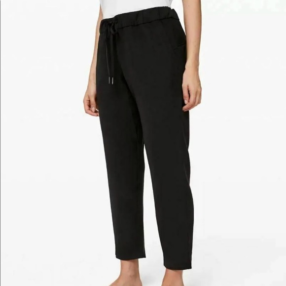 LULULEMON ON THE FLY 7/8 PANT 25" *WOVEN - Picture 2 of 8